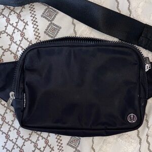 Lululemon 2L Black Belt Bag